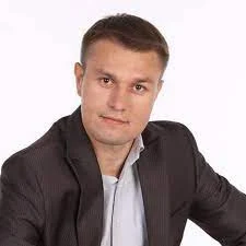 Станислав Тихонов