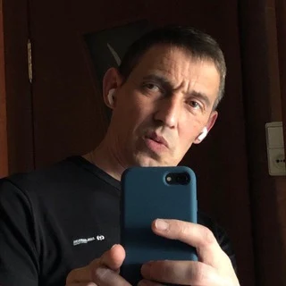 Автор Андрей Петров