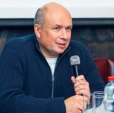 Михаил Ханов
