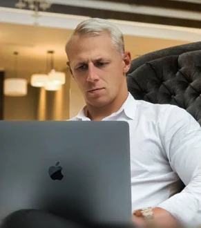 Алексей Петров