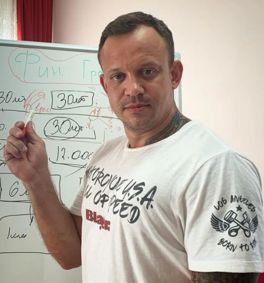 Владислав Сучков